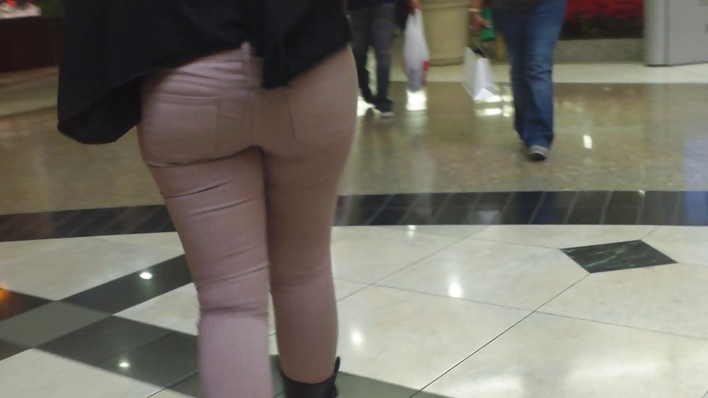 25P Ass & butts in jeans so nice
