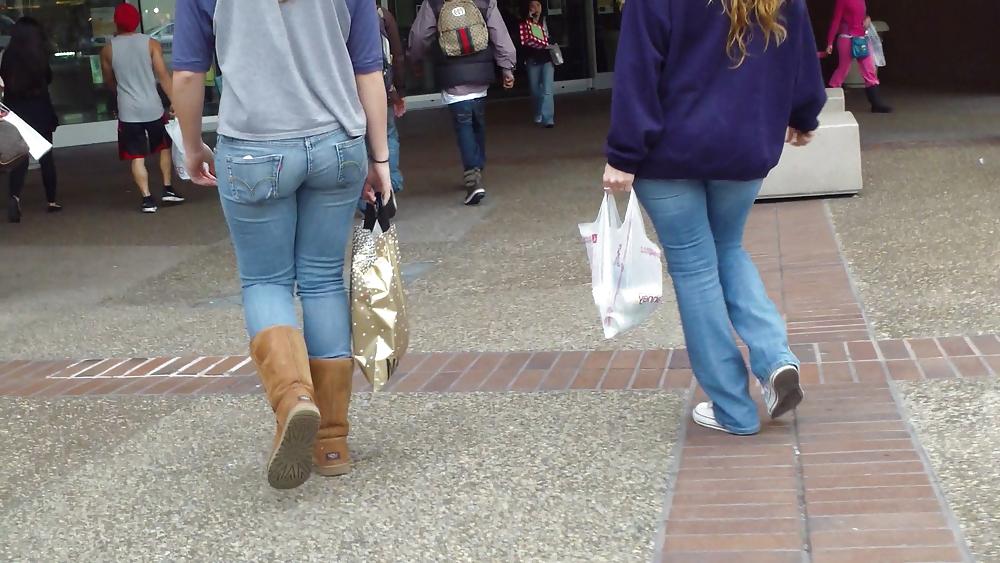 25P Ass & butts in jeans so nice