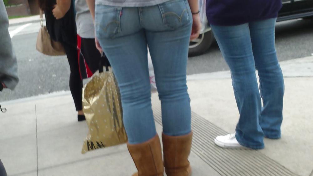 25P Ass & butts in jeans so nice
