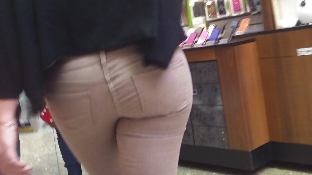 25P Ass & butts in jeans so nice