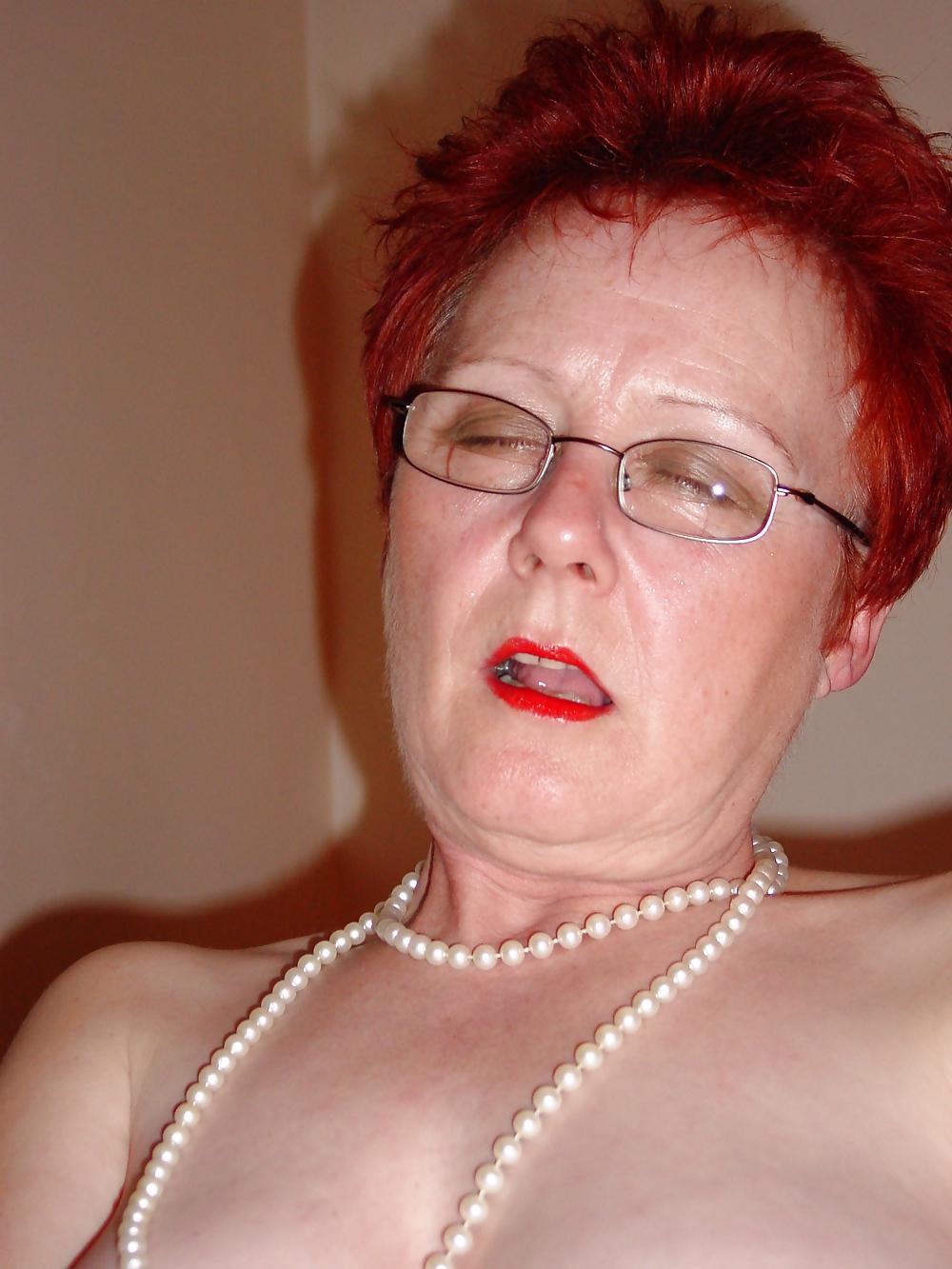 18P Mature model and housewife Trish Jones from Devon UK
