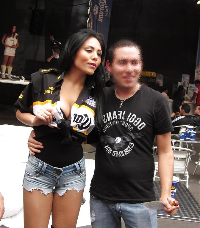 19P Auto Show Latin Girl