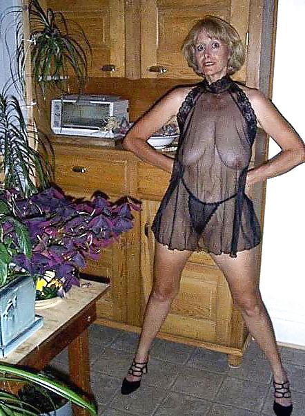 21P The Housewife 85