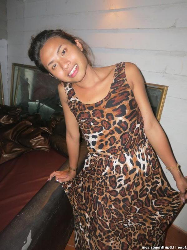 16P Big cock kathoey having sex in a dirty hotel room
