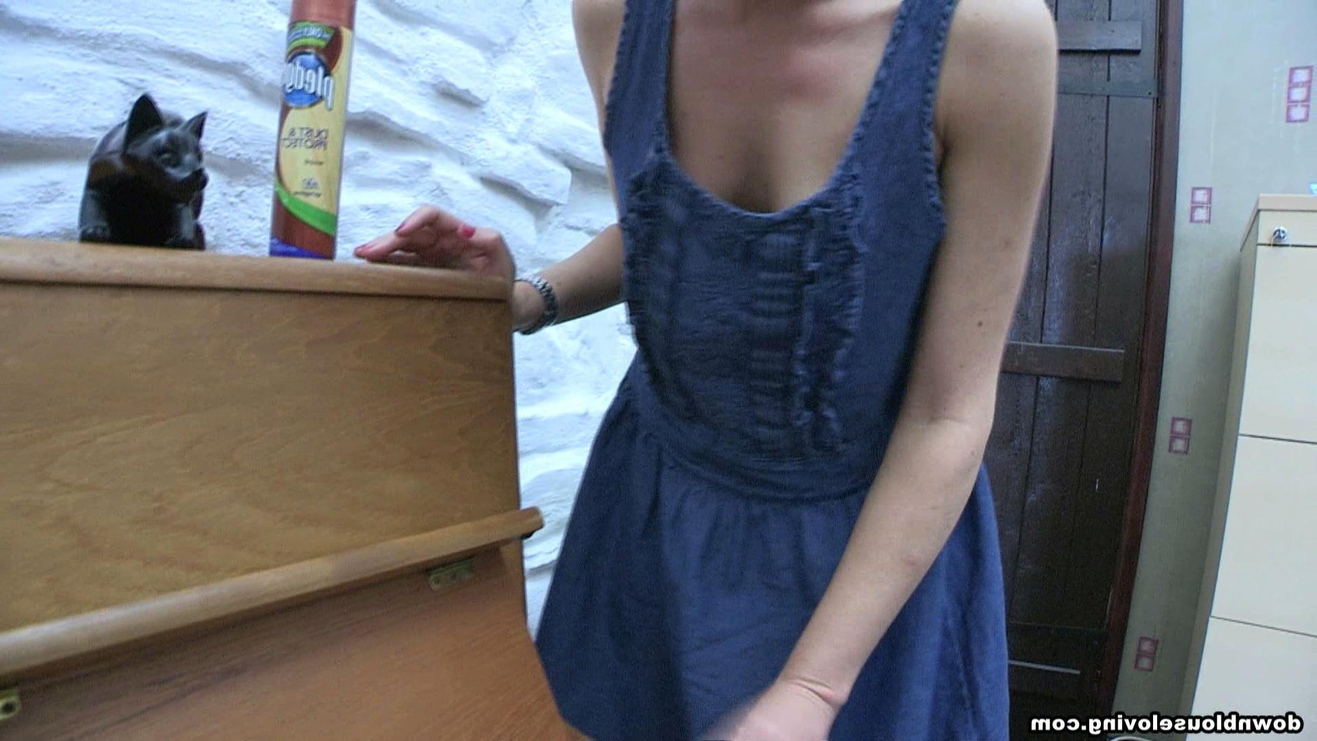 16P Voyeur shots of cutie in dress bending over to show cleavage