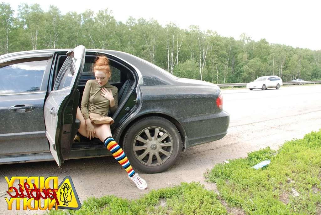 15P Milena pissing right from her car