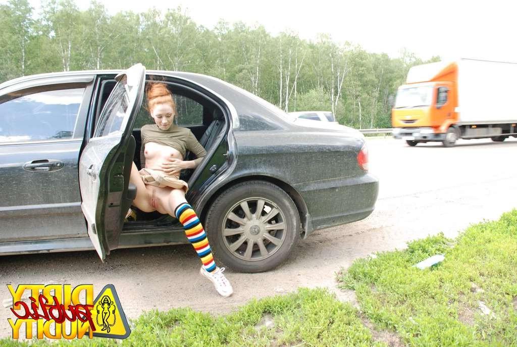 15P Milena pissing right from her car