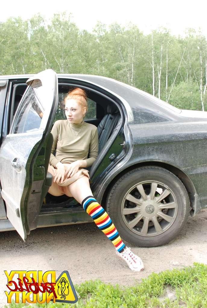 15P Milena pissing right from her car