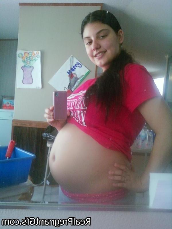 16P Amateur preggo girlfriends