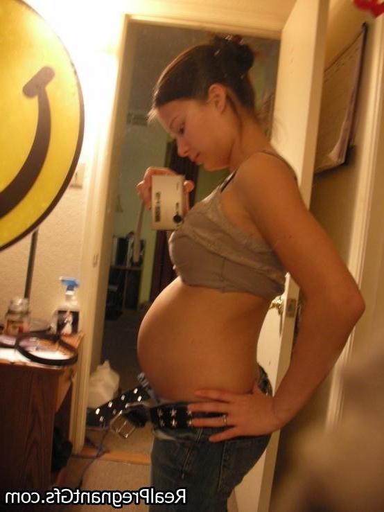 16P Amateur preggo girlfriends