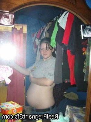 16P Amateur preggo girlfriends