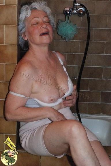 15P homemade collection of amateur grannies