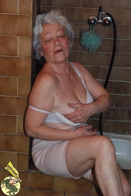 15P homemade collection of amateur grannies