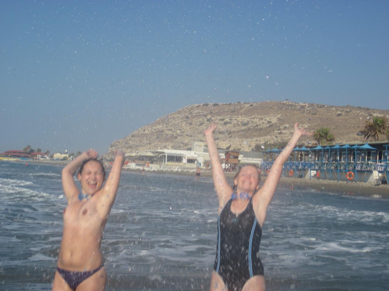 19P Amateur beach voyeur and candid shots