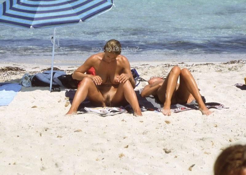 15P All about voyeurism from beach spy pictures