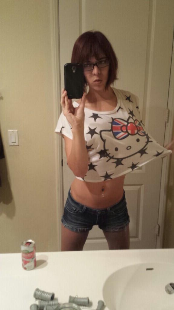 11P Stolen secreat porn featuring Kendra Sinclair nude on her phone