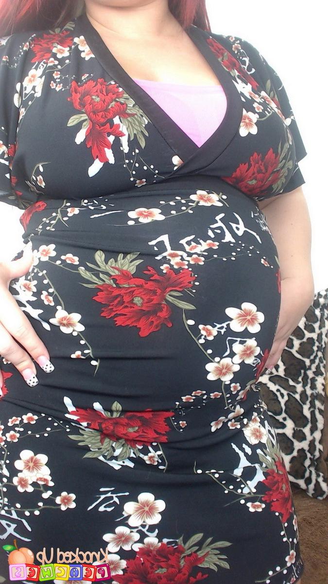 12P Pregnant Georgia Peach exposing her swollen belly and juicy milk
