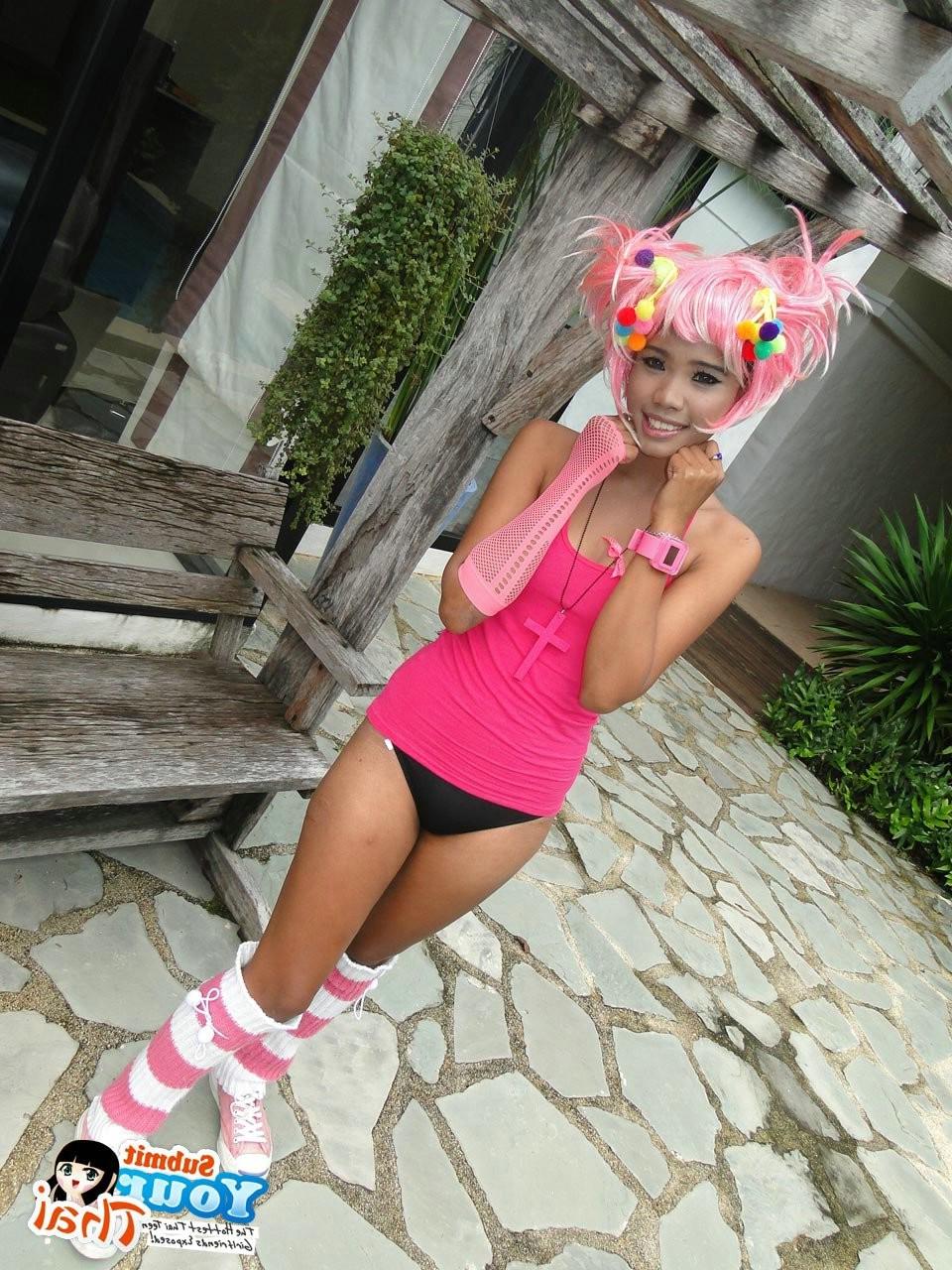 15P Poy sexy 19 year old thai teen hooker submitted pics
