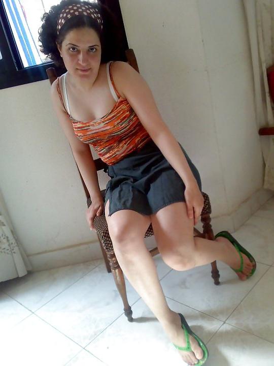 11P Arab Housewife 3