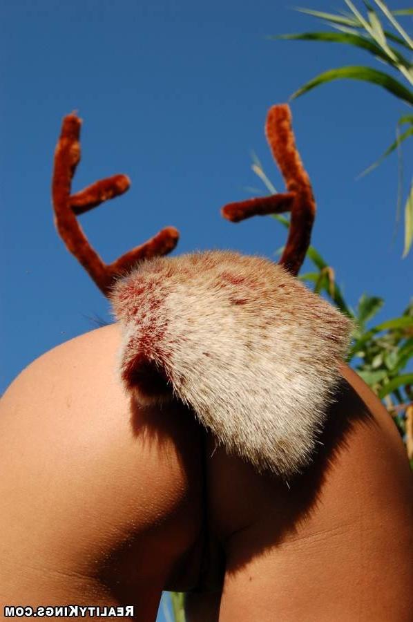 7P Hot biini babes horny car sales man lots o cash movies