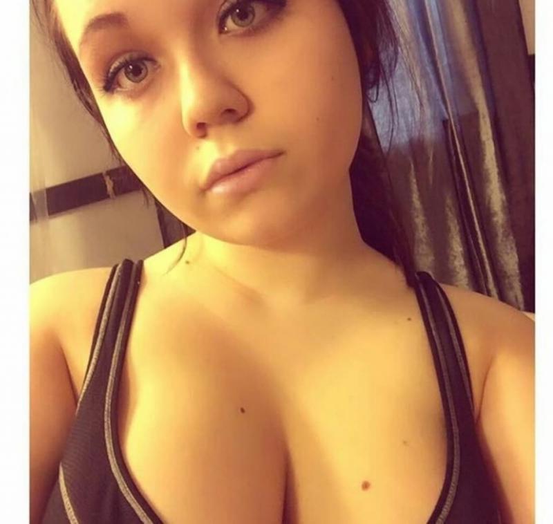 14P Amateur chicks show off tits and asses in leaked pics