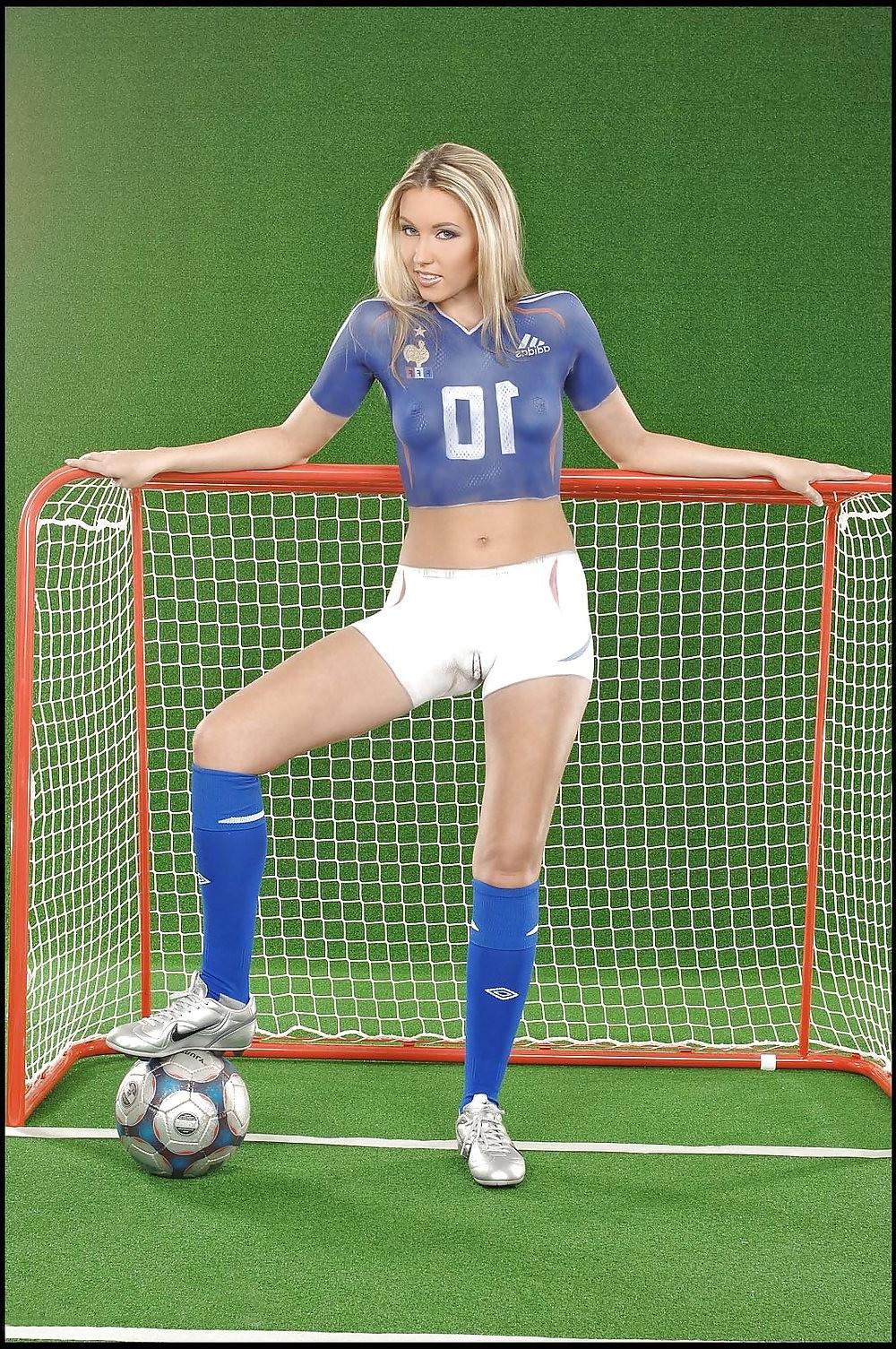 15P Women of World Cup Soccer France 