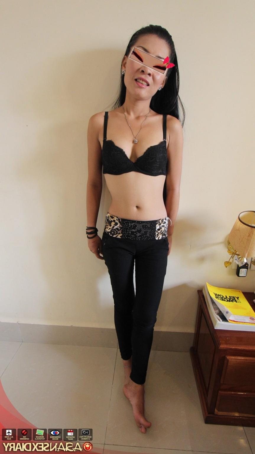 15P Skinny Asian girl with hairy snatch creamed up by foreign touris