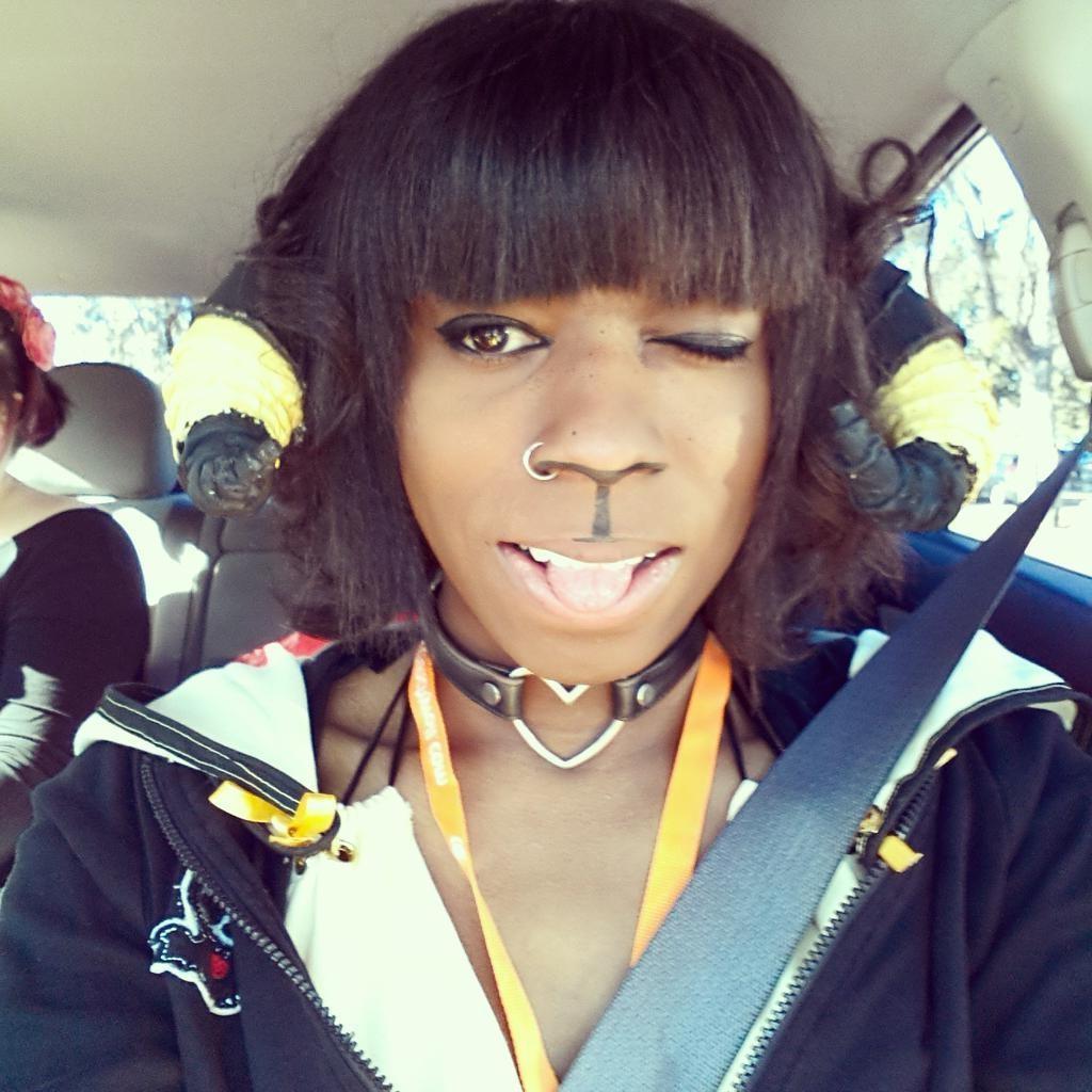 13P Ebony ts car selfies