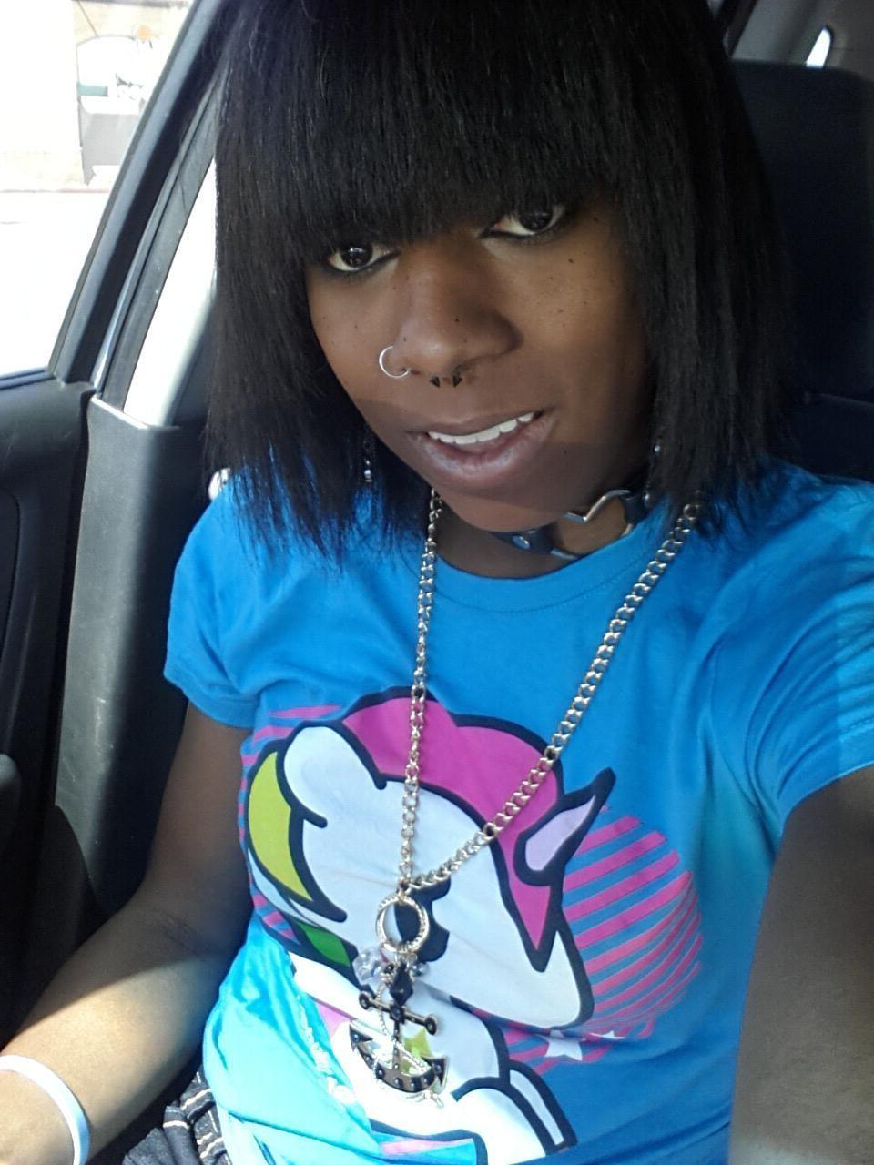13P Ebony ts car selfies