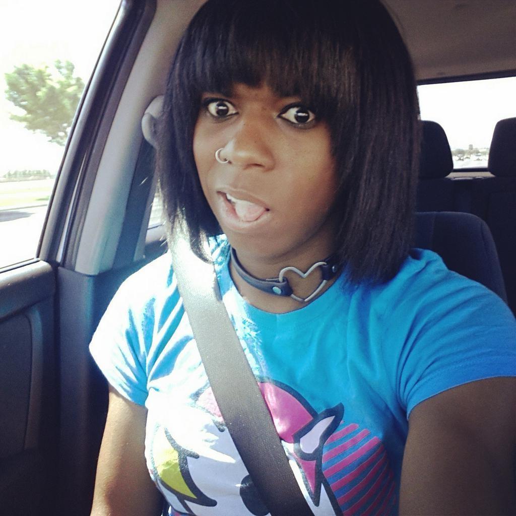 13P Ebony ts car selfies
