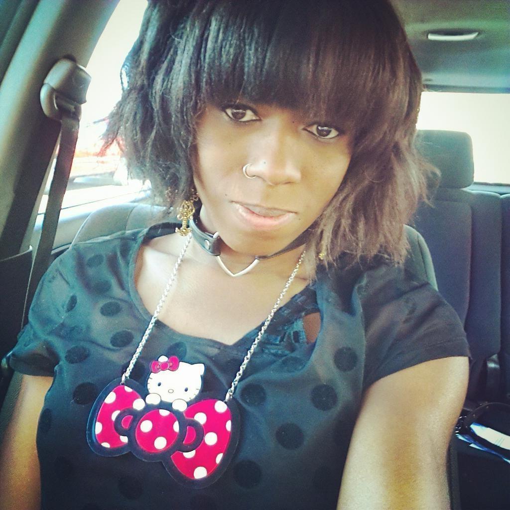 13P Ebony ts car selfies