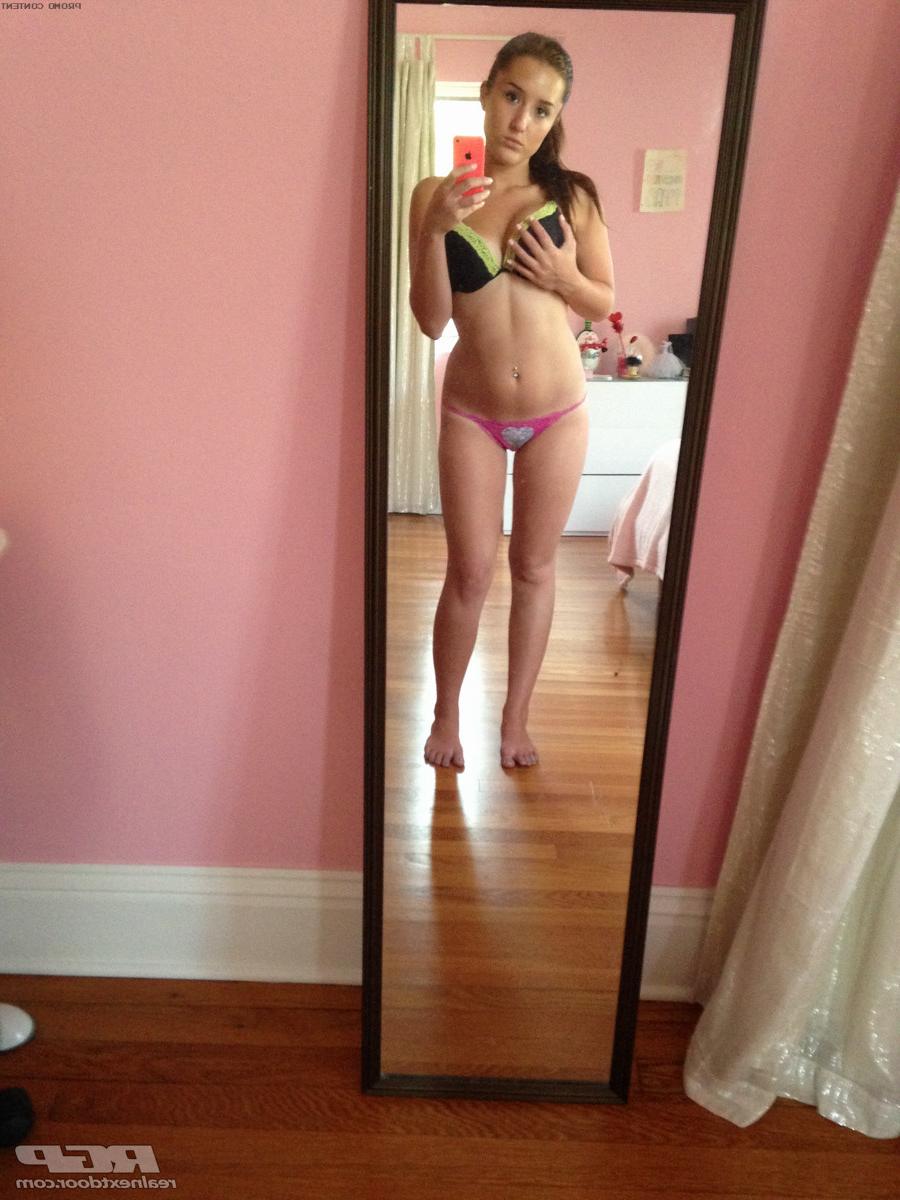 15P Hot and sexy teen Ariana taking nude selfies in mirror