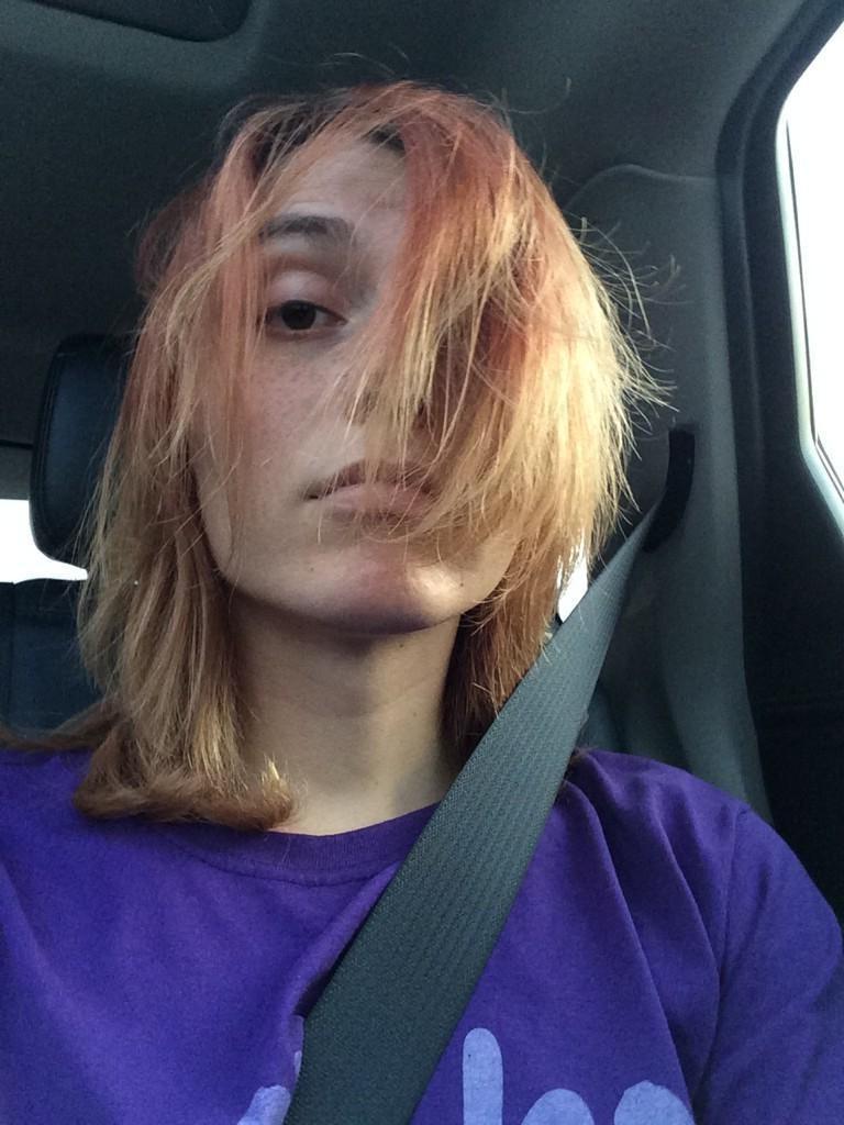 12P Shemale driving selfies