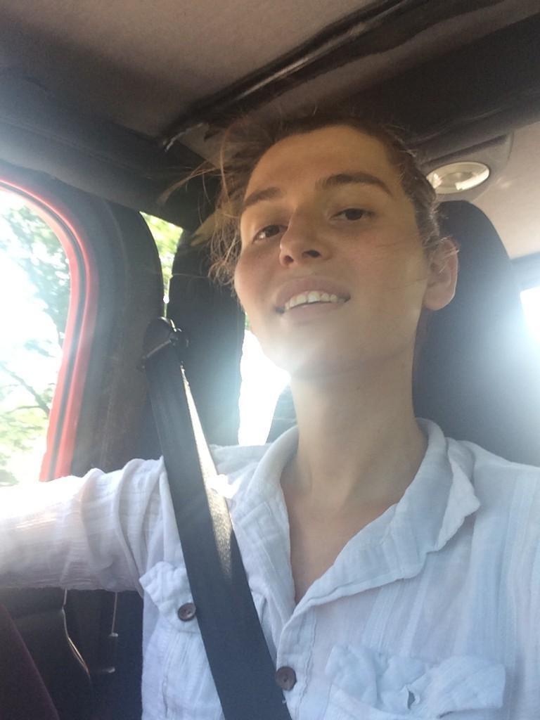 12P Shemale driving selfies