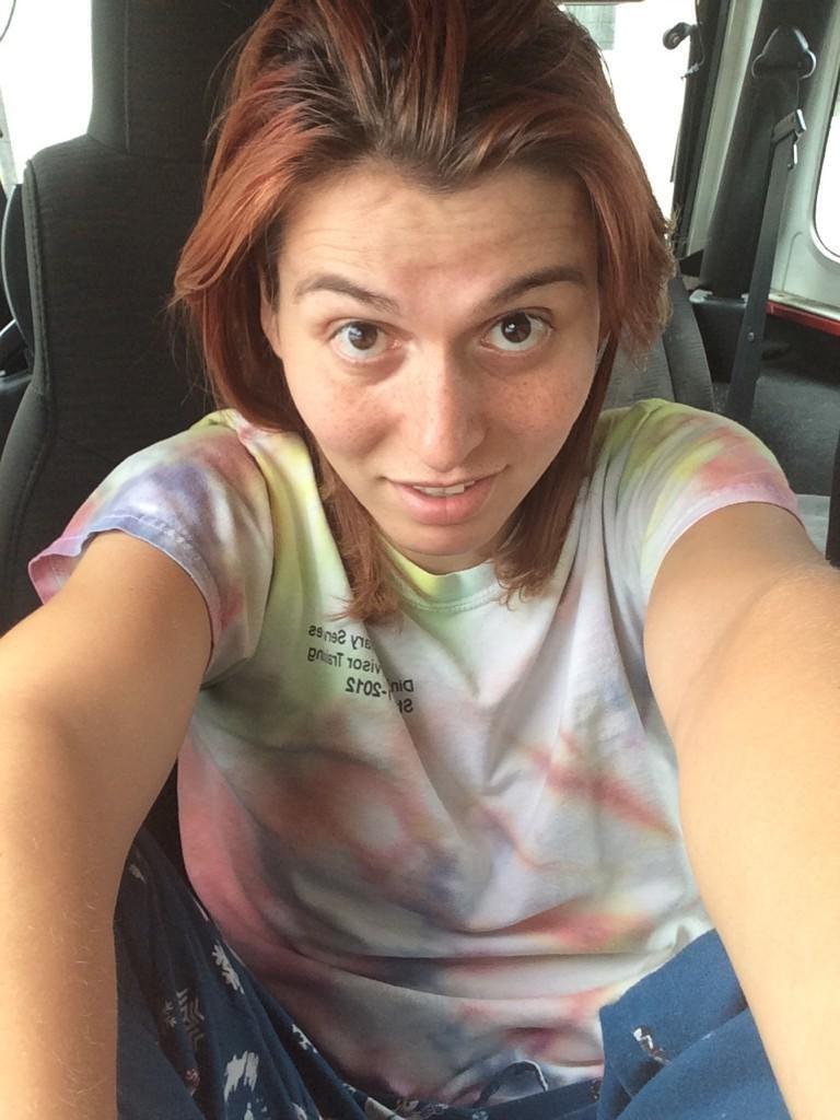 12P Shemale driving selfies
