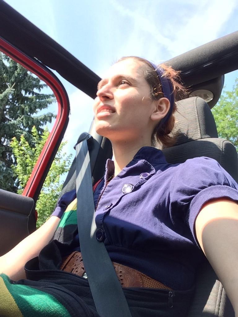 12P Shemale driving selfies