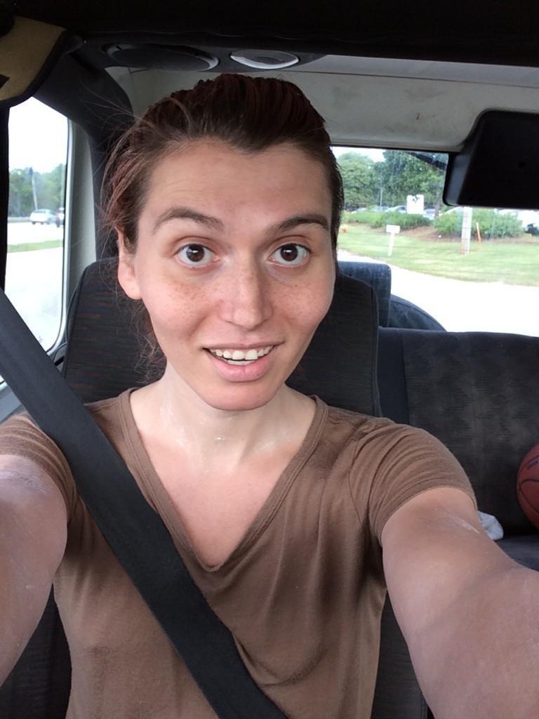 12P Shemale driving selfies