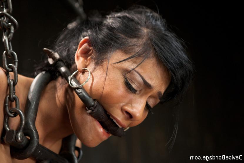 15P Beretta endures bizarre latex bondage, while Missy Minks watches