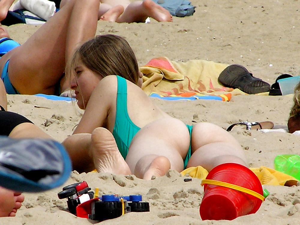 25P Bikini+Camel Toe+Tits= Erotica 5 By twistedworlds