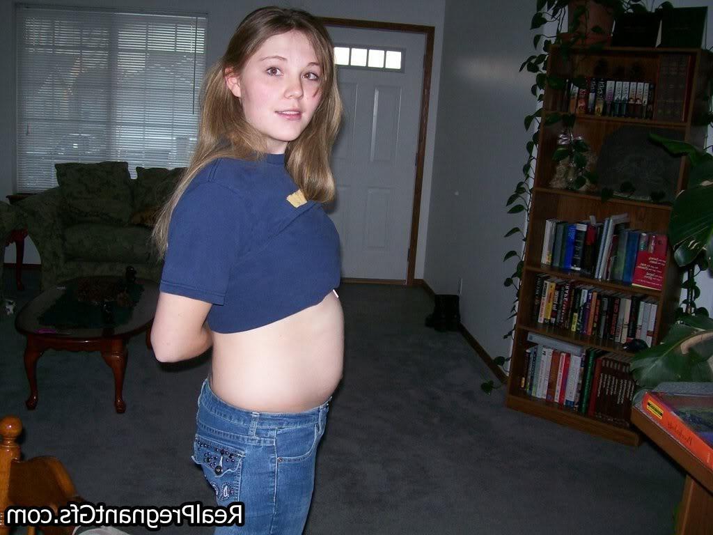 16P Amateur preggo girlfriends
