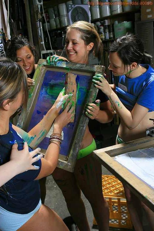 15P Screenprint girls fool around in the shower