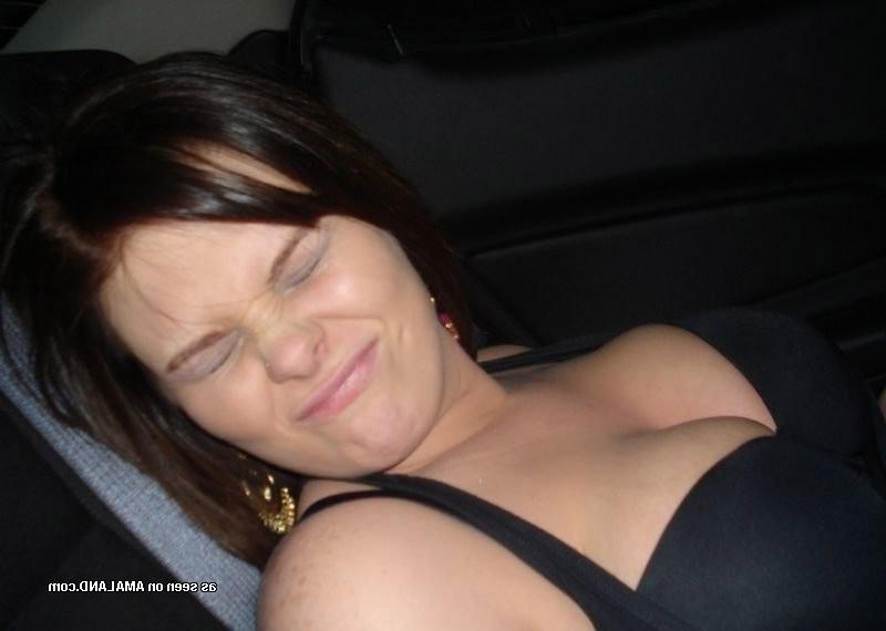 15P Two chicks sucks and fucks a cock in the car