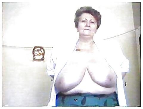 15P Granny with saggy tits