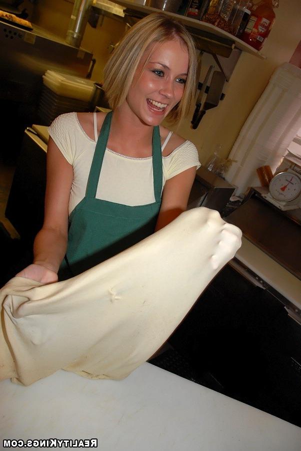 20P Real girl gets naughty for cash