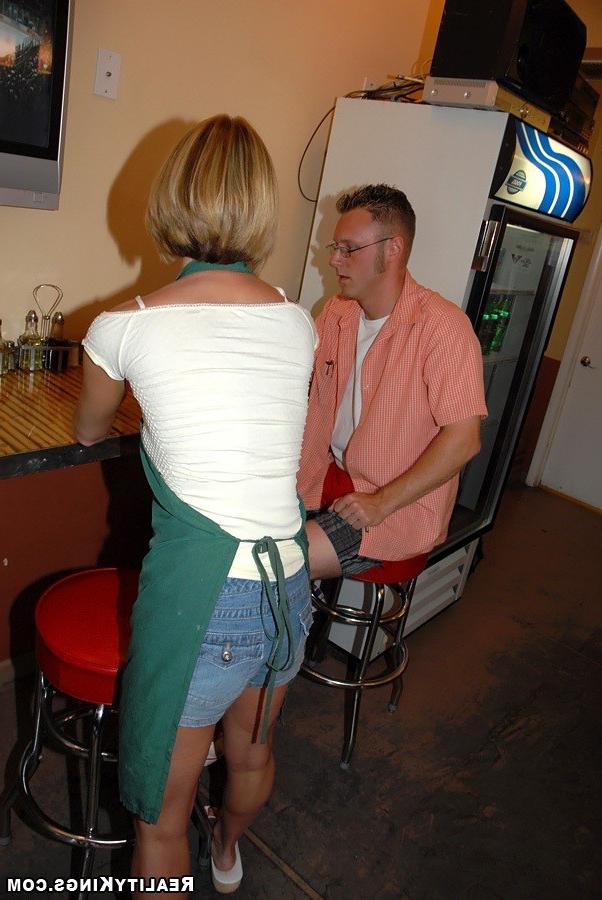 20P Real girl gets naughty for cash