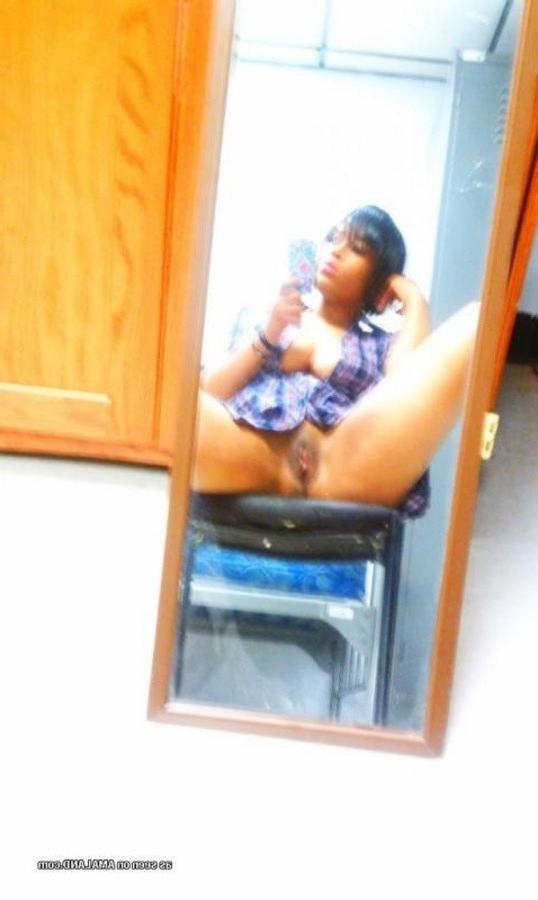 11P Big-tittied ebony babe showing her pussy on cam