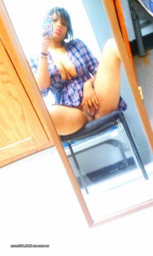 11P Big-tittied ebony babe showing her pussy on cam