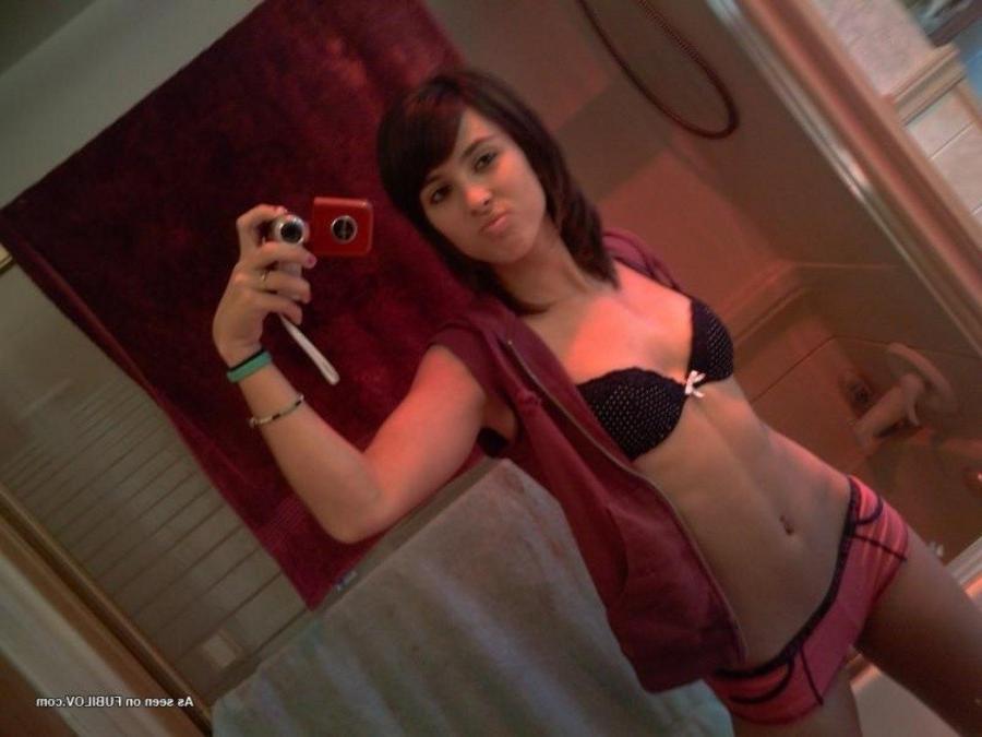9P Gallery of a sexy petite girlfriend selfshooting at home