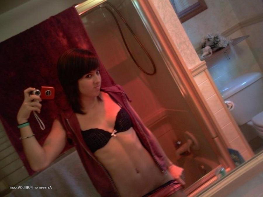 9P Gallery of a sexy petite girlfriend selfshooting at home