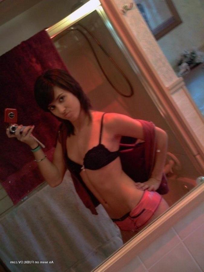 9P Gallery of a sexy petite girlfriend selfshooting at home